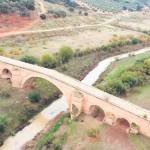 El puente Ariza con el caudal del río bajo mínimos. / Diario JAÉN.
