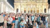 Miembros de la Coral Virgen de Linarejos en El Vaticano. / Diario JAÉN.
