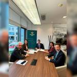 Firma del acuerdo “Mentoring con M: Directoras de Valor”.