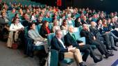 Público asistente en la conferencia inaugural del Simposio Internacional San Josemaría “Voces de Esperanza” en el Salón Guadalquivir. / Francisco Gaitán / Diario JAÉN.