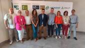 Antonio Muñoz, Ana González, Ángel Roldán, Ana María Martínez, Antonio Jesús Hoyos, Raúl Cobo, Isabel Cano-Caballero, Eva Funes y Luis García Millán, antes de la presentación de Fantec en el IES Az-Zait.