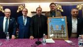 Rafael Collado, Francisco Sierra, Andrés Nájera, Juan Antonio Moreno y Javier Ordóñez, con el cartel de la Vigilia Diocesana de Espigas. / F. Gaitán / Diario JAÉN. 
