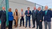 El consejero José Antonio Nieto, junto a autoridades y responsables de órganos judiciales, en una visita a los terrenos de la Ciudad de la Justicia. / Junta de Andalucía.