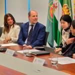 Auxi del Olmo y Nicolás Ruiz, junto a Miao Ningli, Eduardo Xiao y Zhang Wen Tao. / UJA.