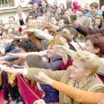 Felipe de Borbón recibe un baño de masas en Andújar. / Archivo fotográfico Diario JAÉN.