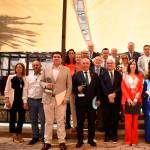  Los premiados junto a los miembros del equipo de Gobierno del Ayuntamiento. / Juan Antonio Cabrera / Diario JAÉN. 