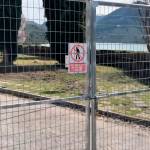 Imagen del paso al Pantano del Quiebrajano cerrado para el público. / Jaén Merece Más.