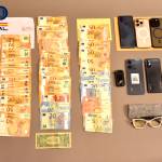 Dinero y objetos personales intervenidos. / Policía Nacional.