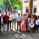 Alcaldes y representantes socialistas de la provincia, frente a la Delegación de la Junta de Andalucía. / Eva Ercolanese / PSOE / Europa Press.