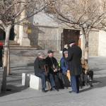 Los jiennenses disfrutan de los leves rayos de sol en un día invernal. Archivo. / Agustín Muñoz / Diario JAÉN.