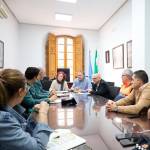 Manuel Fernández copresidide la Junta Local de Seguridad de Navas de San Juan, junto con el alcalde, Joaquín Requena. / Subdelegación del Gobierno.