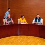 Soledad Aranda, Ana Mata y Catalina García, durante la reunión mantenida con los responsables de Cooperativas Agroalimentarias. / Europa Press.