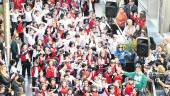 FLAshmob. Más de trescientos alumnos de Educación Primaria participaron en los talleres y el baile en el Pasaje del Comercio. 