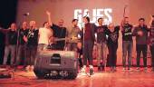 El grupo disuelto, Gajes del Oficio, reunido en el concierto para recaudar fondos para el documental, el pasado 19 de abril.