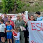 Los vecinos formaron una cadena humana en mayo para mostrar su postura. / Elisabeth Ruiz / Diario JAÉN.