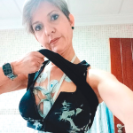 Antonia María Siles, con los electrodos.