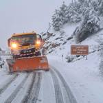 Máquina quitanieves en el Puerto de Las Palomas. 