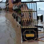 Imágenes de los trabajos de limpieza realizados por el Ayuntamiento de Villanueva de la Reina. / Facebook.