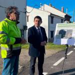 El presidente de la Diputación, Paco Reyes, durante su visita a la carretera JA-7102. / Diputación de Jaén.