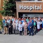 Manifestación a las puertas del Hospital San Agustín. / Junta de Andalucía.