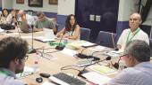 REUNIÓN. Los científicos del proyecto “Sustainolive” mantienen una reunión de trabajo en la Universidad.