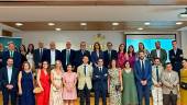 Representantes de las oficinas de Caja Rural de Jaén más destacadas en materia de seguros en 2024, con Fernando Planelles y Juan Gallego.