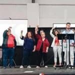 Miembros de la coordinadora provincial de Izquierda Unida para el periodo 2025-2029 cantan el Himno de Andalucía. / Juan Rafael Hinojosa / Diario JAÉN. 