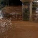 El río Guadalimar esta noche, a 4 de febrero de 2026.