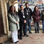 Vecinos de Mengíbar posan junto a dos de sus concejalas, la diputada provincial Isabel Uceda y Manuela Rosa, adjunta a la dirección de Diario JAÉN.