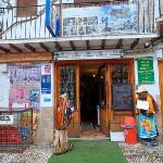 Fachada de la administración de lotería situada en la Plaza de Santa María número 5 de Cazorla.