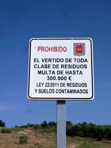 <i>Cartel anunciando sanción.</i>