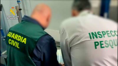 Guardia Civil junto con inspectores de la Junta de Andalucía. / Guardia Civil.