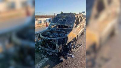 Resultado del coche calcinado. / Bomberos de Andújar.