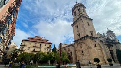 Vistas de la Basílica de San Ildefonso, en la Plaza de San Ildefonso de Jaén. / Diario JAÉN.
