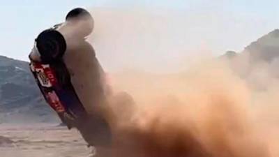 Vuelco del vehículo del equipo Santana Motor. / Twitter.