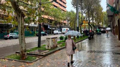 Paseo de la Estación en una estampa de lluvia y suelo mojado. Archivo. / Diario JAÉN.