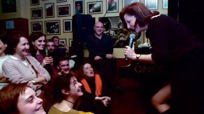 Rosario Pardo durante la actuación. / Archivo Histórico de Diario JAÉN.