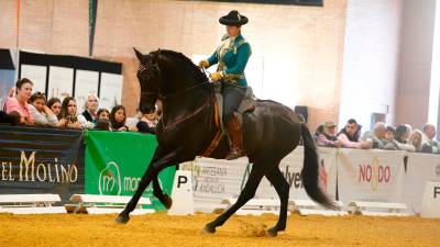 Ana Calabrús, campeona de la Primera Califica de Caballos Jóvenes de la Copa Ancce El Molino de Alta Escuela. / Salón Internacional del Caballo (SICAB).