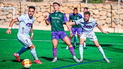 Alberto Bernardo y Connor durante el partido contra La Unión Atlético en la pasada jornada de Liga en el grupo IV de Segunda Federación. / Miranda López / Real Jaén.
