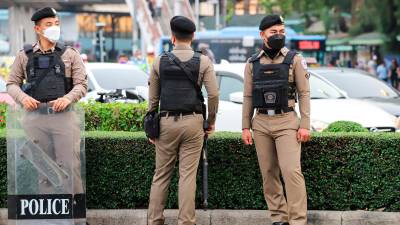 Policías tailandeses. / Adirach Toumlamoon / Zuma press / ContaxPhoto / Europa Press.