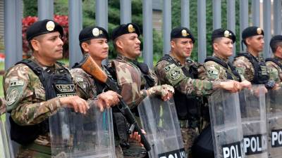 Imagen de archivo de efectivos de la Policía de Perú en Lima. / Li Muzi / Contacto / Europa Press.