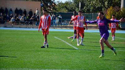 Agus Alonso celebra el gol del empate del Real Jaén. / Mario Pastor.