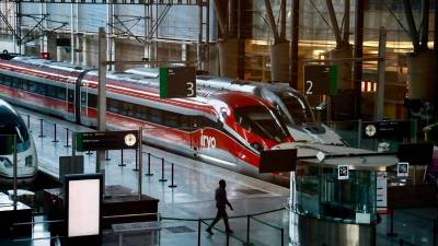 La estación de Málaga, María Zambrano, afectada en la circulación de trenes tras el accidente ferroviario ocurrido este pasado domingo. / Álex Zea / Europa Press.