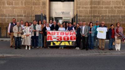 Candidatos del PSOE de Córdoba y Jaén apoyan en el Parlamento andaluz a la plataforma que reclama la conversión en autovía de la A-306. / PSOE.