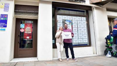 Un décimo del quinto premio ha caído en la Administración de la Calle Obispo de los Cobos de Úbeda. / Inmaculada Cejudo / Diario JAÉN.