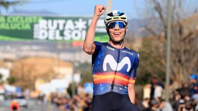 Iván Romeo llega destacado a la meta de Otura (Granada). / Movistar Team.