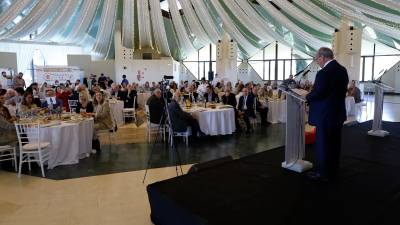 Julio Millán Medina, presidente de Edad Dorada-Mensajeros de la Paz Andalucía, durante su intervención en una nueva edición de los DIálogos “Jaén Nuevo Milenio”. / Jason Moyano / Diario JAÉN.