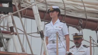La princesa Leonor durante la escala del buque-escuela ‘Juan Sebastián de Elcano’, en el muelle de Torpedos, a 13 de julio de 2025. / Adrián Irago / Europa Press. 