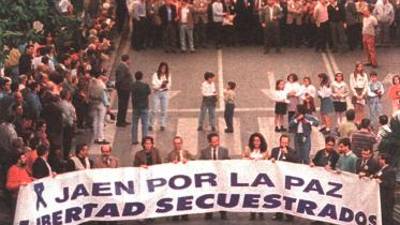 Cabeza de la manifestación a la altura de la calle Roldan y Marín. / Archivo fotográfico Diario JAÉN.