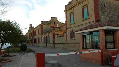 Estado de abandono en el que estaba la histórica Academia de la Guardia Civil de Úbeda ya en 2010. / Archivo Histórico Diario JAÉN. 